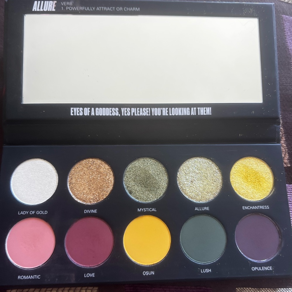 UOMA Black Magic Palette